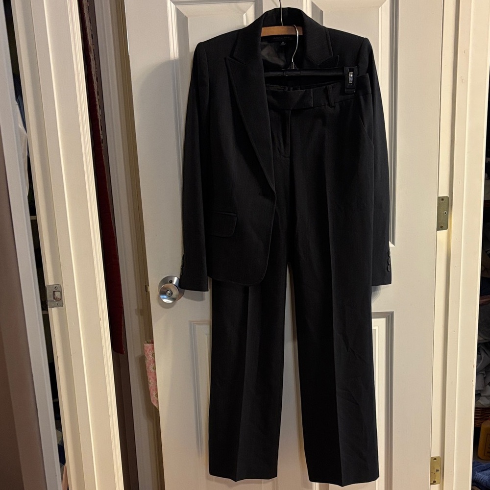 Size 4P Anne Klein Black Suit Set